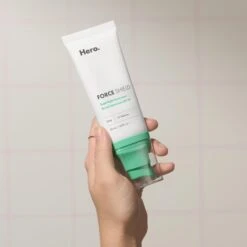 Force Shield Superlight Sunscreen Broad Spectrum SPF 30 -Cheap Beaunisa Store 2591983cm alt03