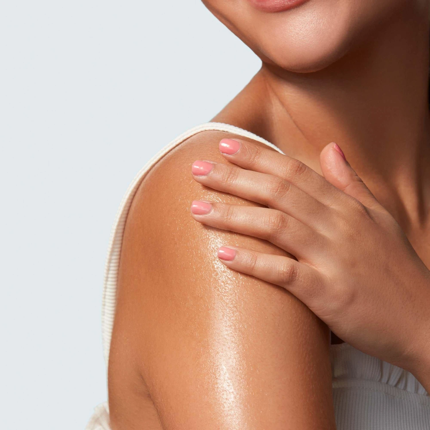 Mini Glow Oil Body Sunscreen SPF 50 PA++++ 3 Mini Glow Oil Body Sunscreen SPF 50 PA++++ - Image 3