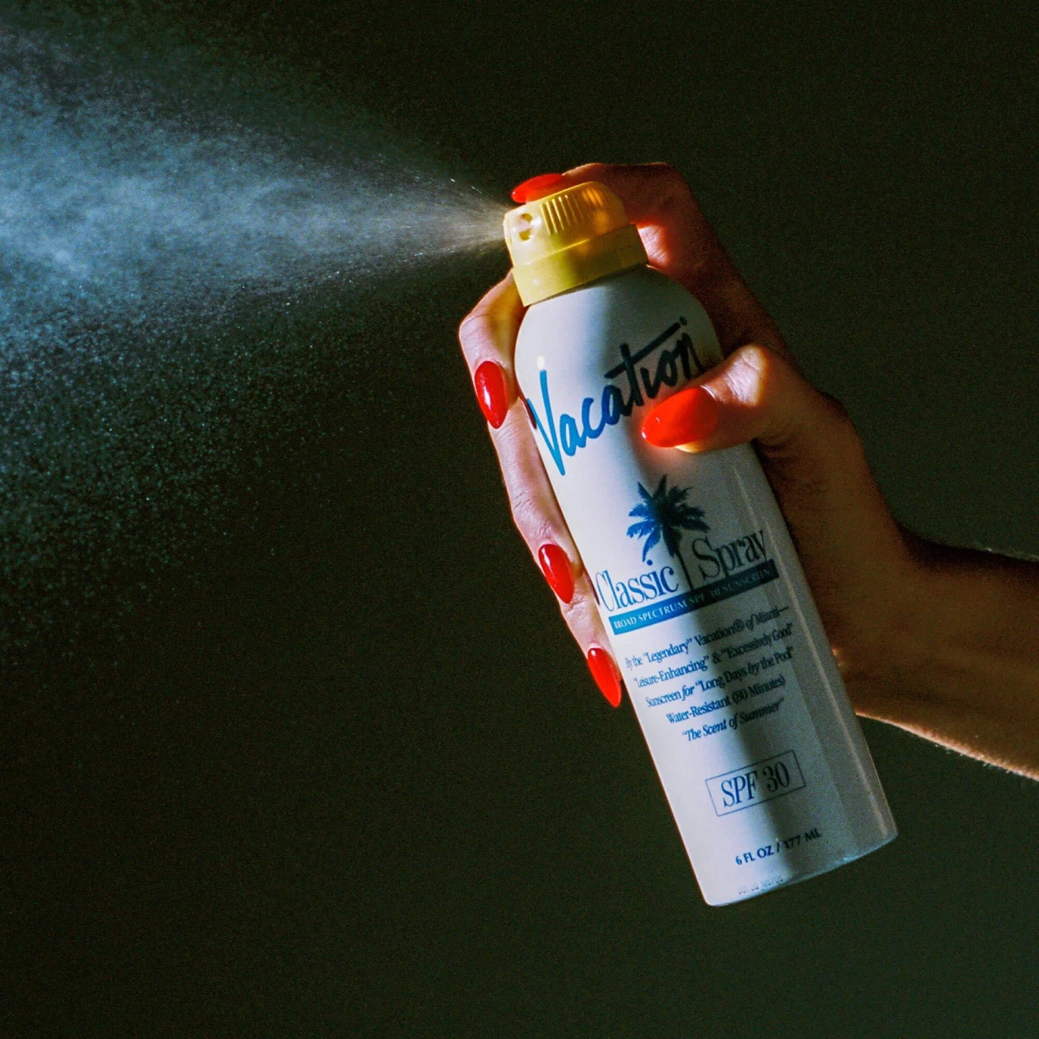 VACATION Classic Spray SPF 30 Sunscreen 4 VACATION Classic Spray SPF 30 Sunscreen - Image 4