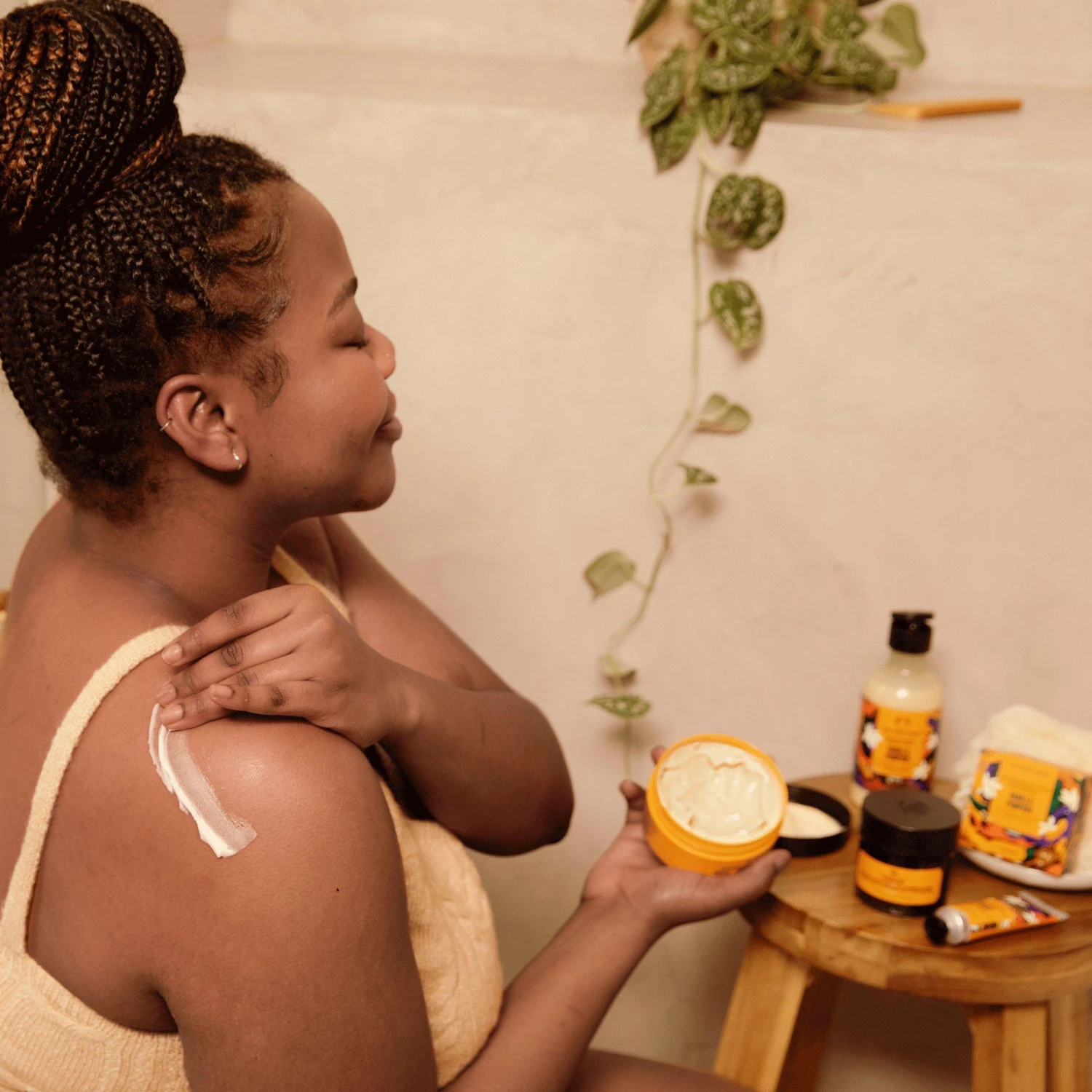 The Body Shop Limited Edition Vanilla Pumpkin Whipped Body Butter 6 The Body Shop Limited Edition Vanilla Pumpkin Whipped Body Butter - Image 6