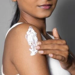 Radiance Turmeric & Botanics Body Lotion -Cheap Beaunisa Store 2607224 alt04