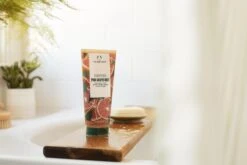 The Body Shop Pink Grapefruit Shower Scrub